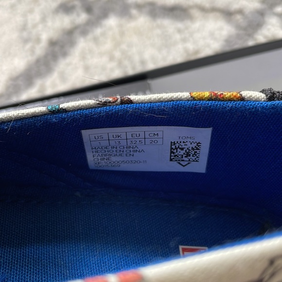 Marvel x TOMS Luca Antique White Marvel How To Print size Y1 - Picture 4 of 7